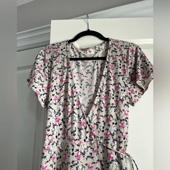 I Joah Floral Wrap Short Spring/Summer Dress Size L Lightweight Flowy Beachy - Picture 2 of 11